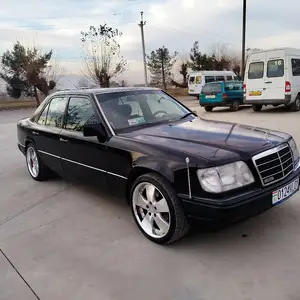 Mercedes-Benz W124, 1988