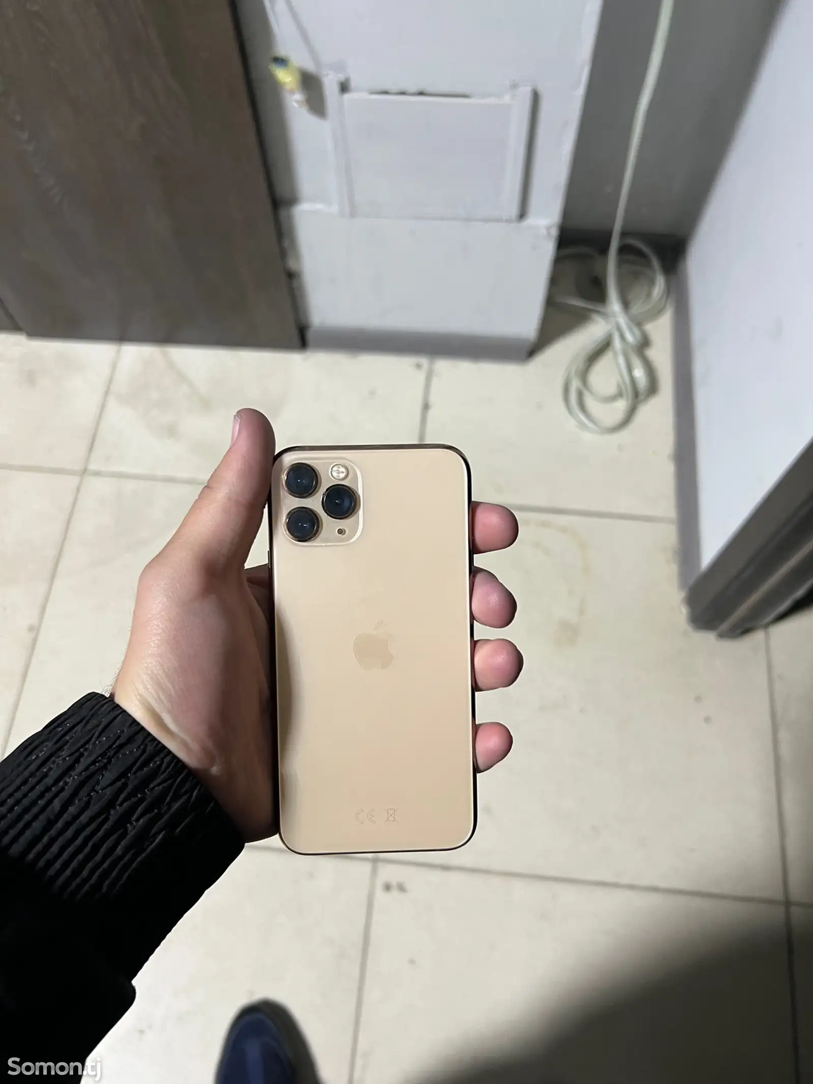 Apple iPhone 11 Pro, 256 gb, Gold-1