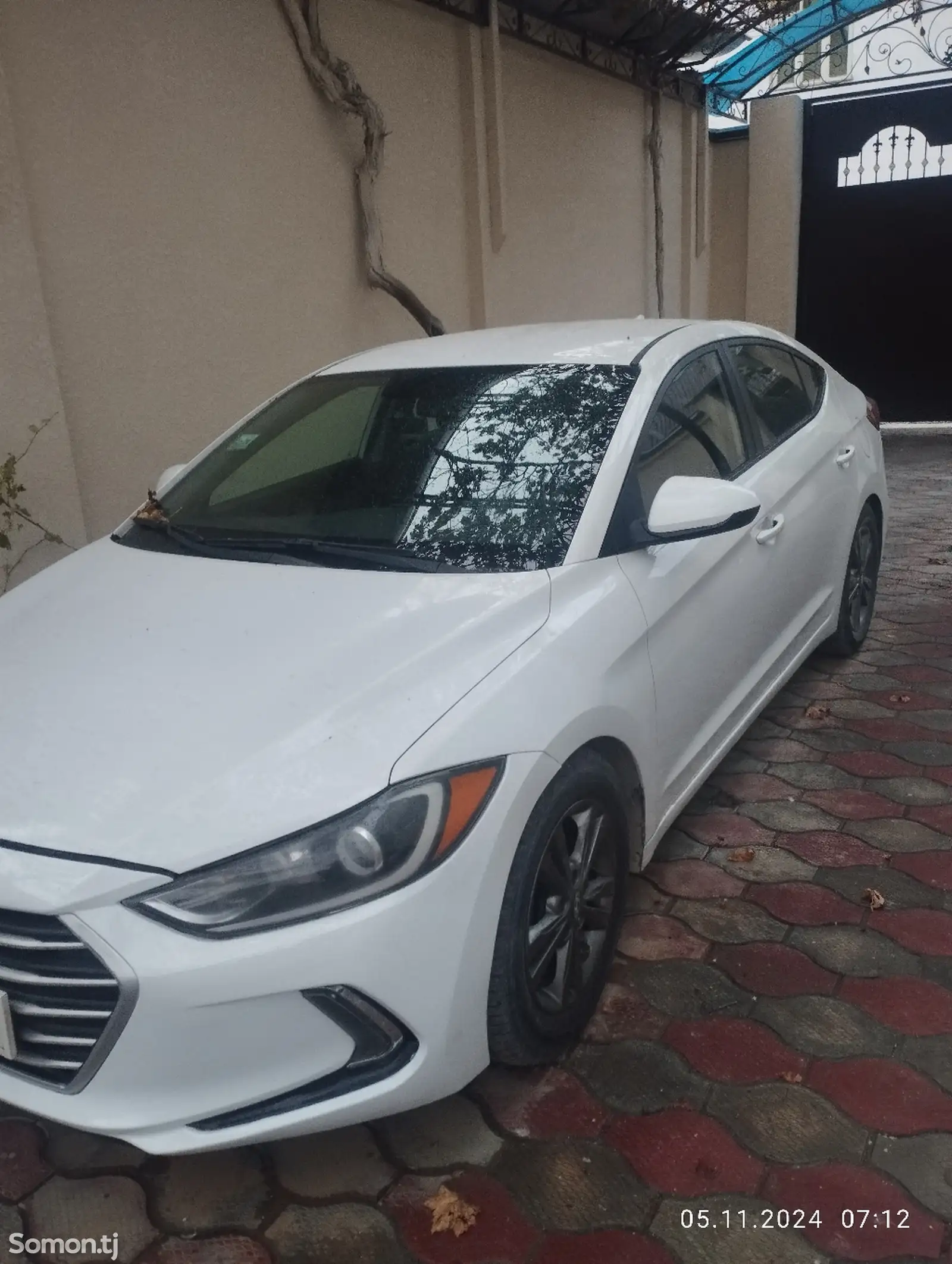 Hyundai Elantra, 2017-1