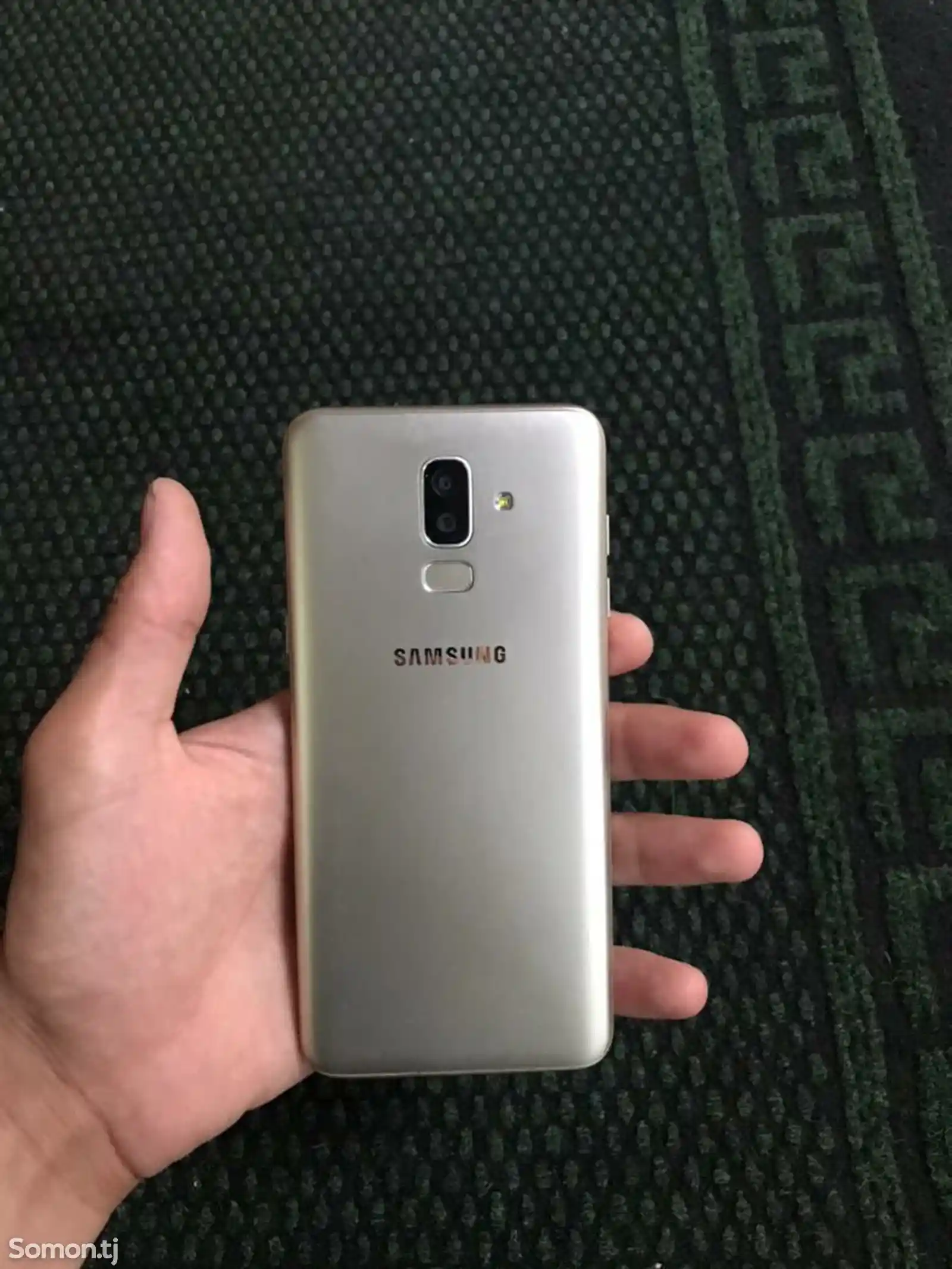 Samsung Galaxy J8-2