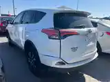 Toyota RAV 4, 2018-4