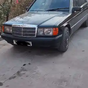 Mercedes-Benz E class, 1990