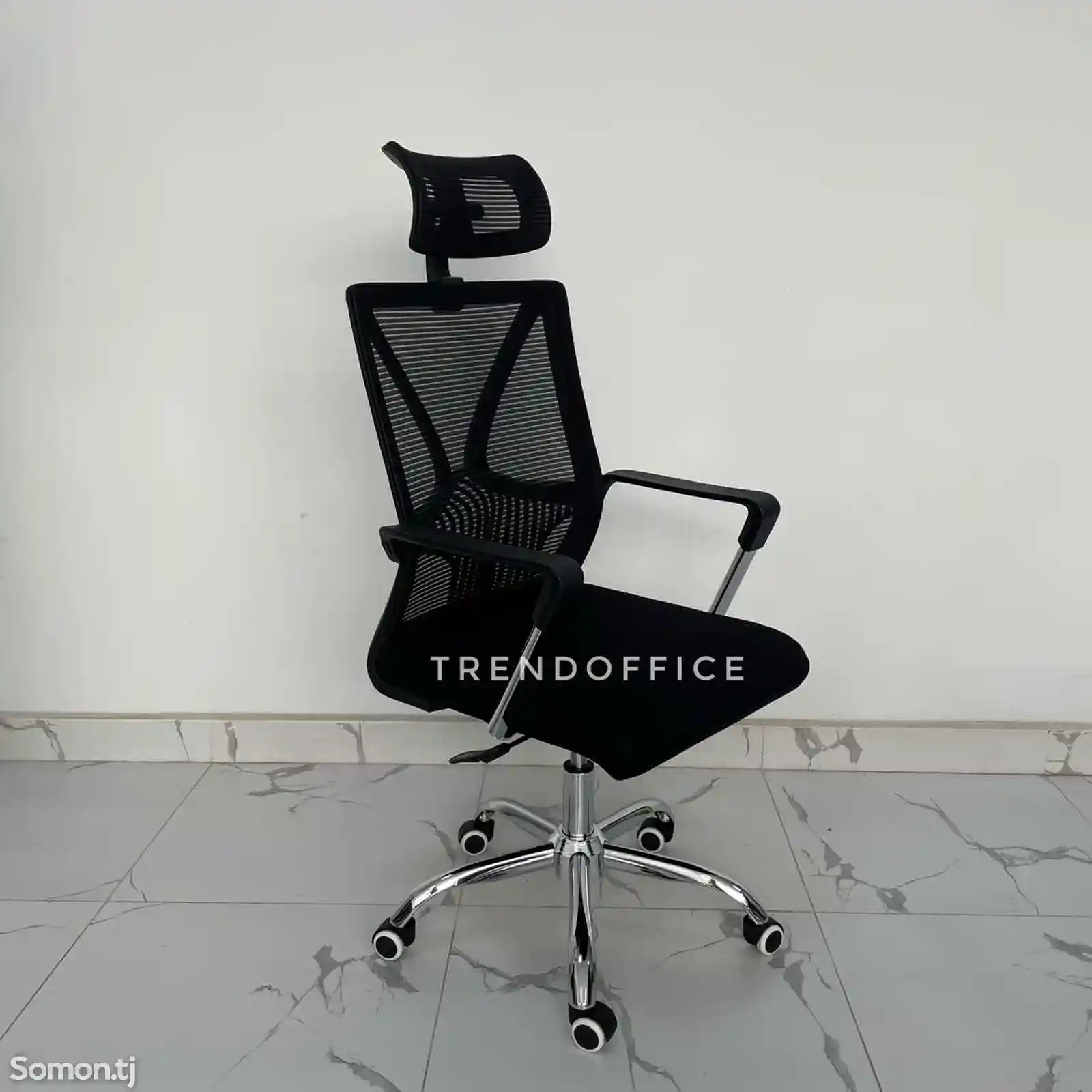 Офисное кресло с подголовником-1