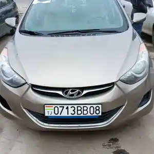 Hyundai Elantra, 2011