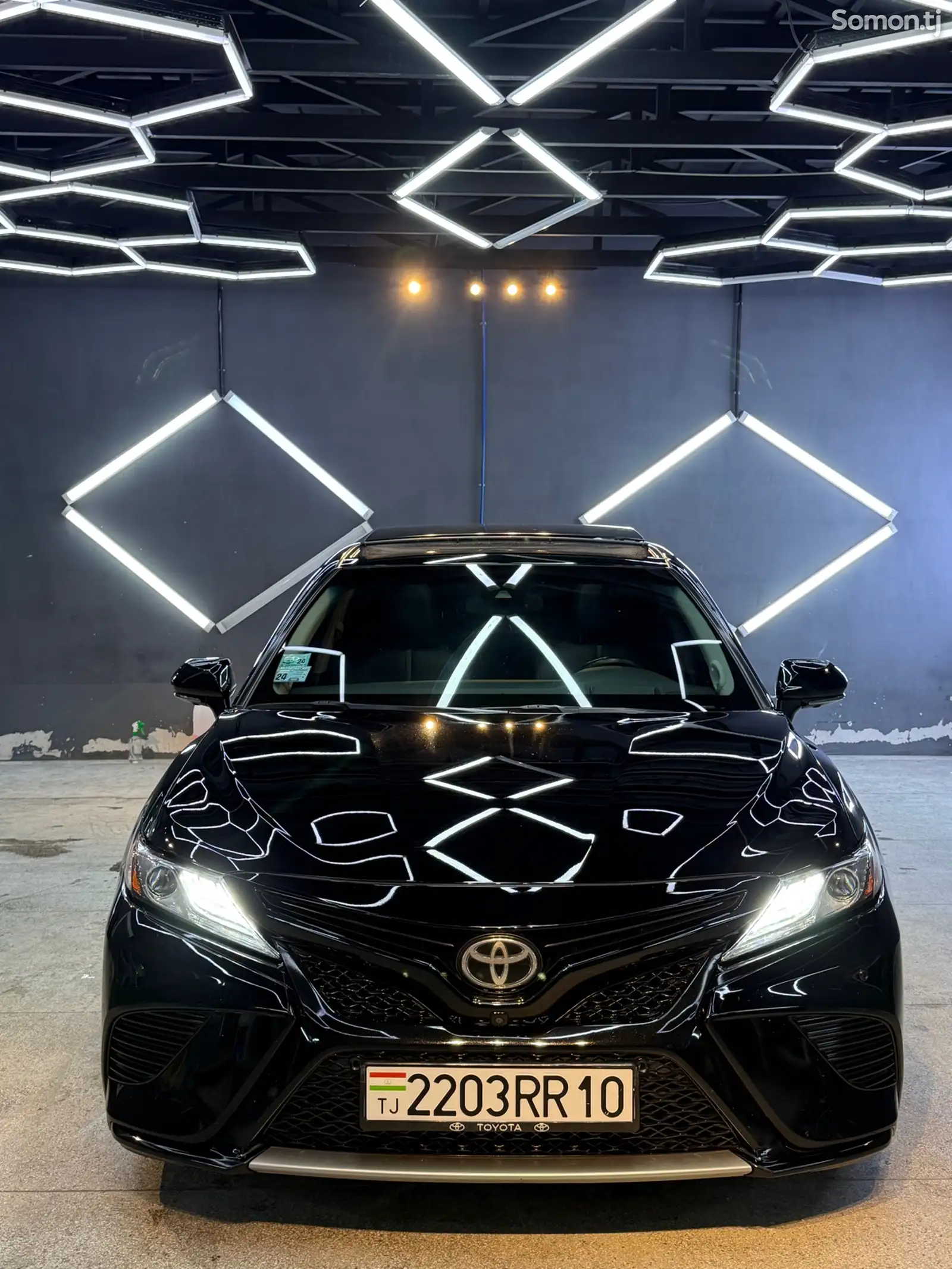 Toyota Camry, 2018-1