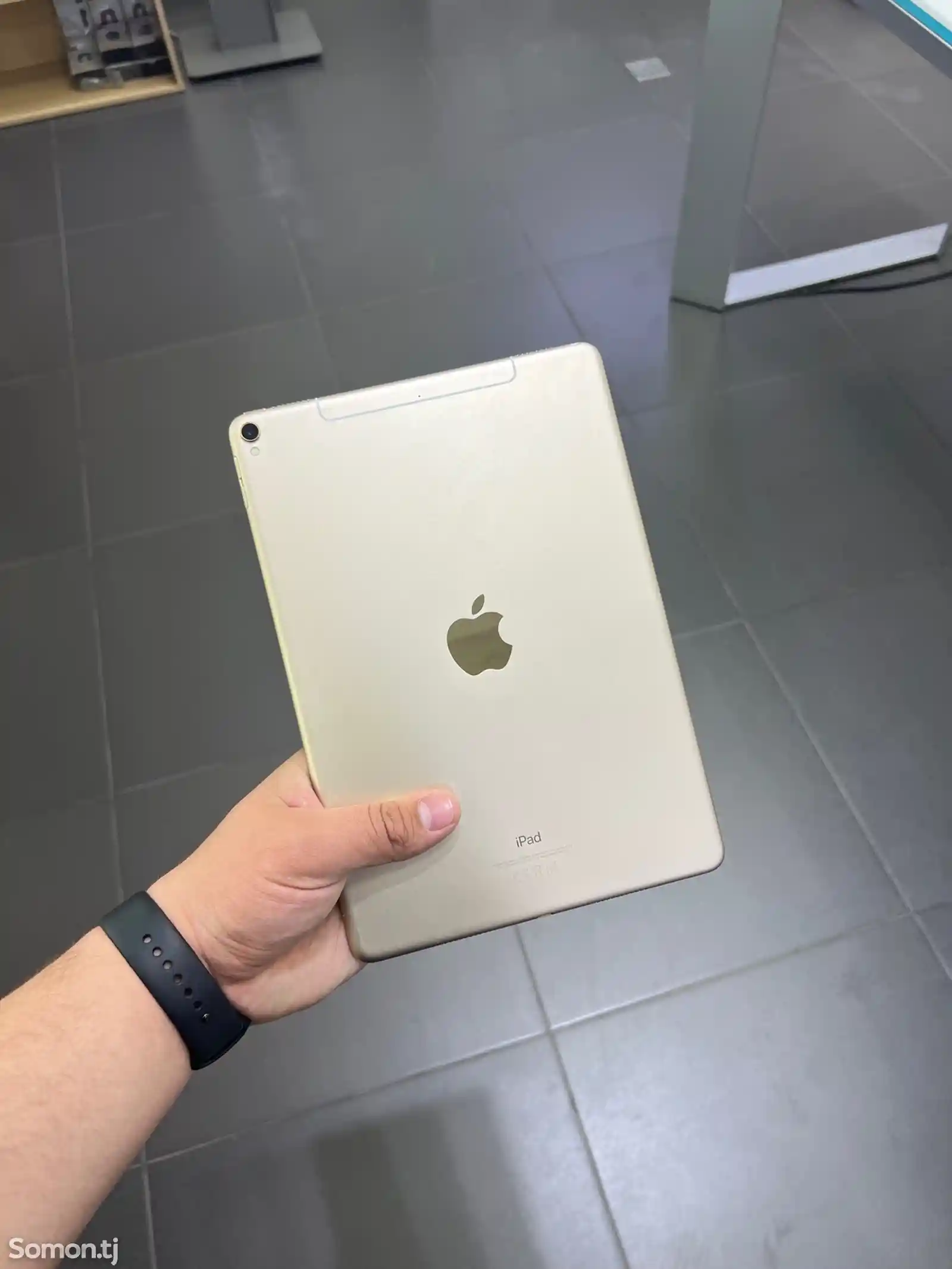Планшет Apple iPad Pro-4
