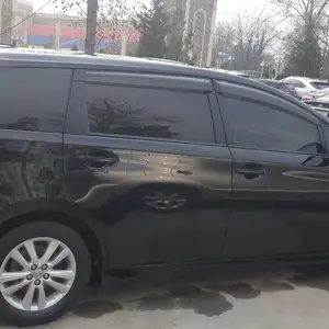 Toyota Wish, 2009