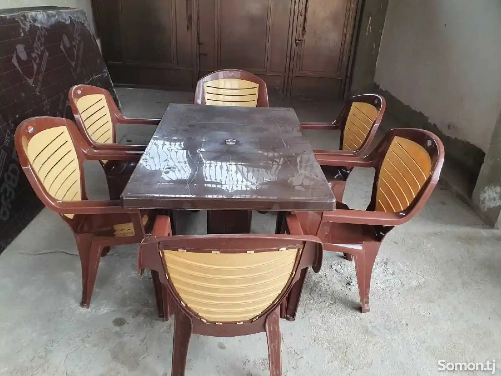 Столы и стулья на прокат-3