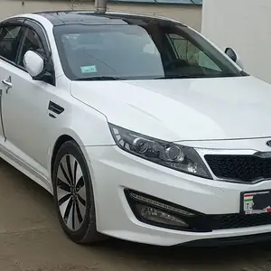 Kia K5, 2011