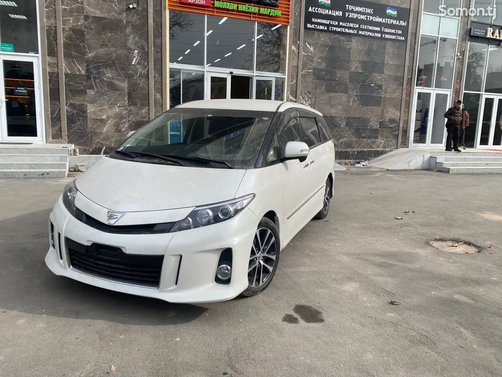 Toyota Estima, 2015-1