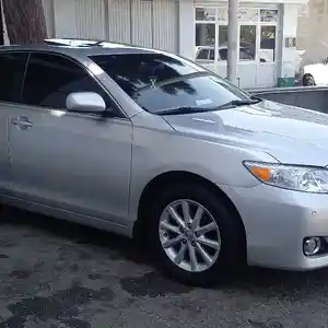 Toyota Camry, 2011