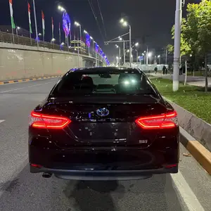 Toyota Camry, 2018