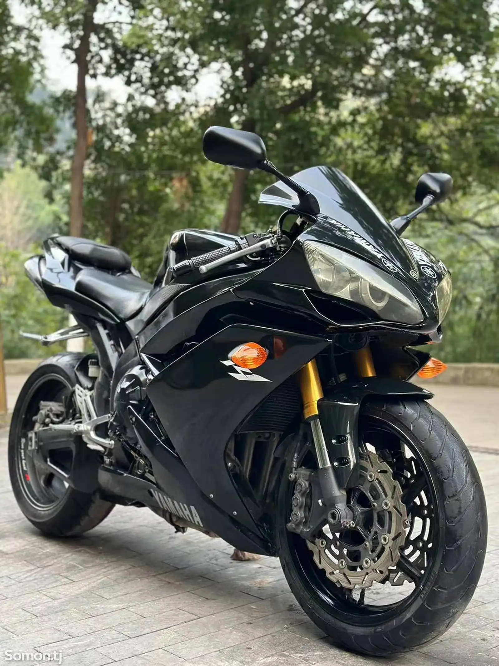 Мотоцикл Yamaha r1-1