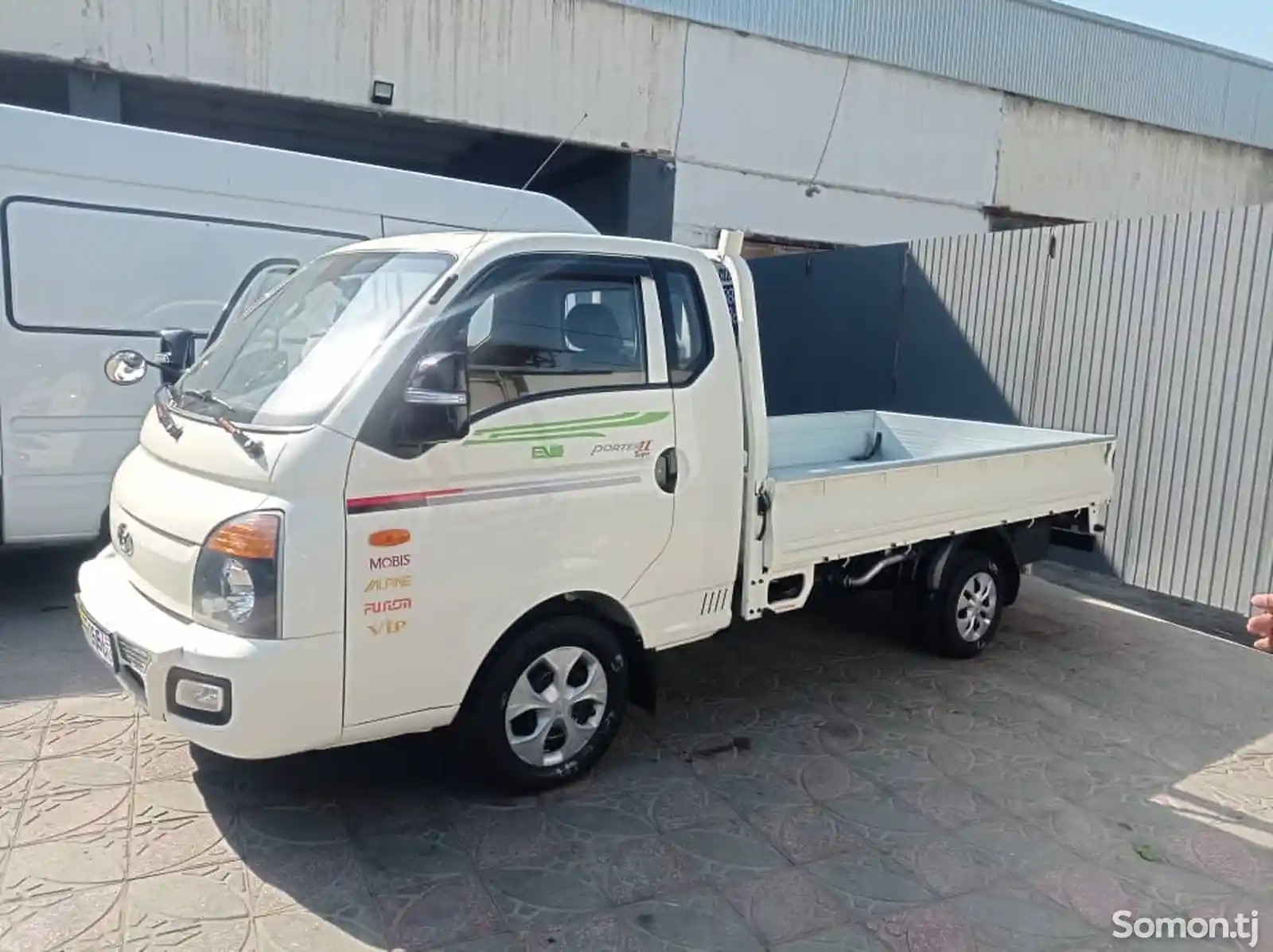 Бортовой автомобиль Hyundai Porter 2, 2015-3