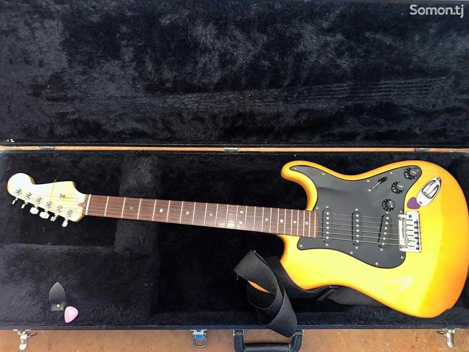 Fender гитара-1