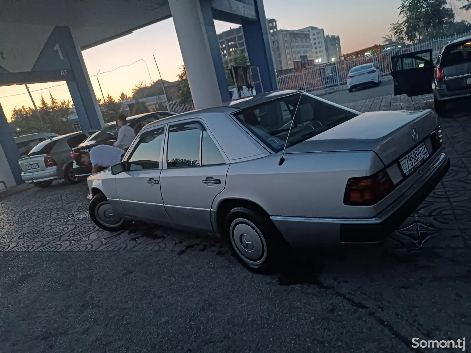 Mercedes-Benz W124, 1992-4