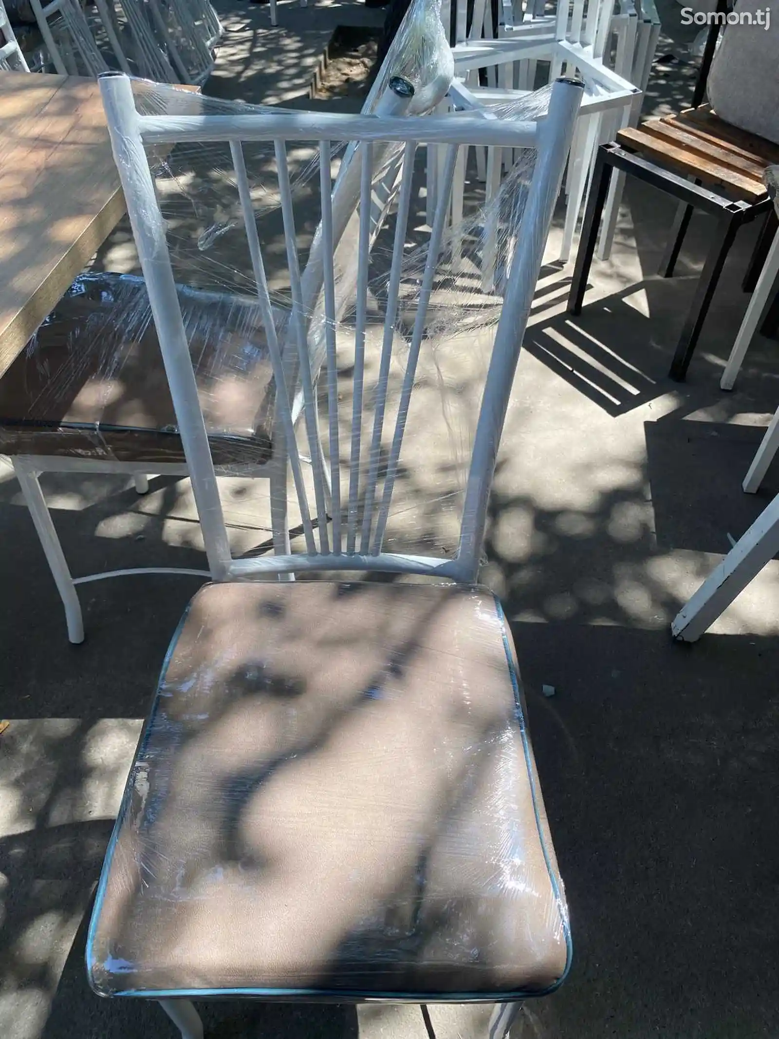 Металически стол и стулья-8
