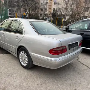 Mercedes-Benz E class, 2001