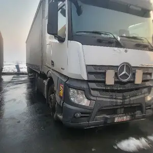 Седельный тягач Mercedes-Benz, 2022