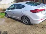 Hyundai Elantra, 2017-4