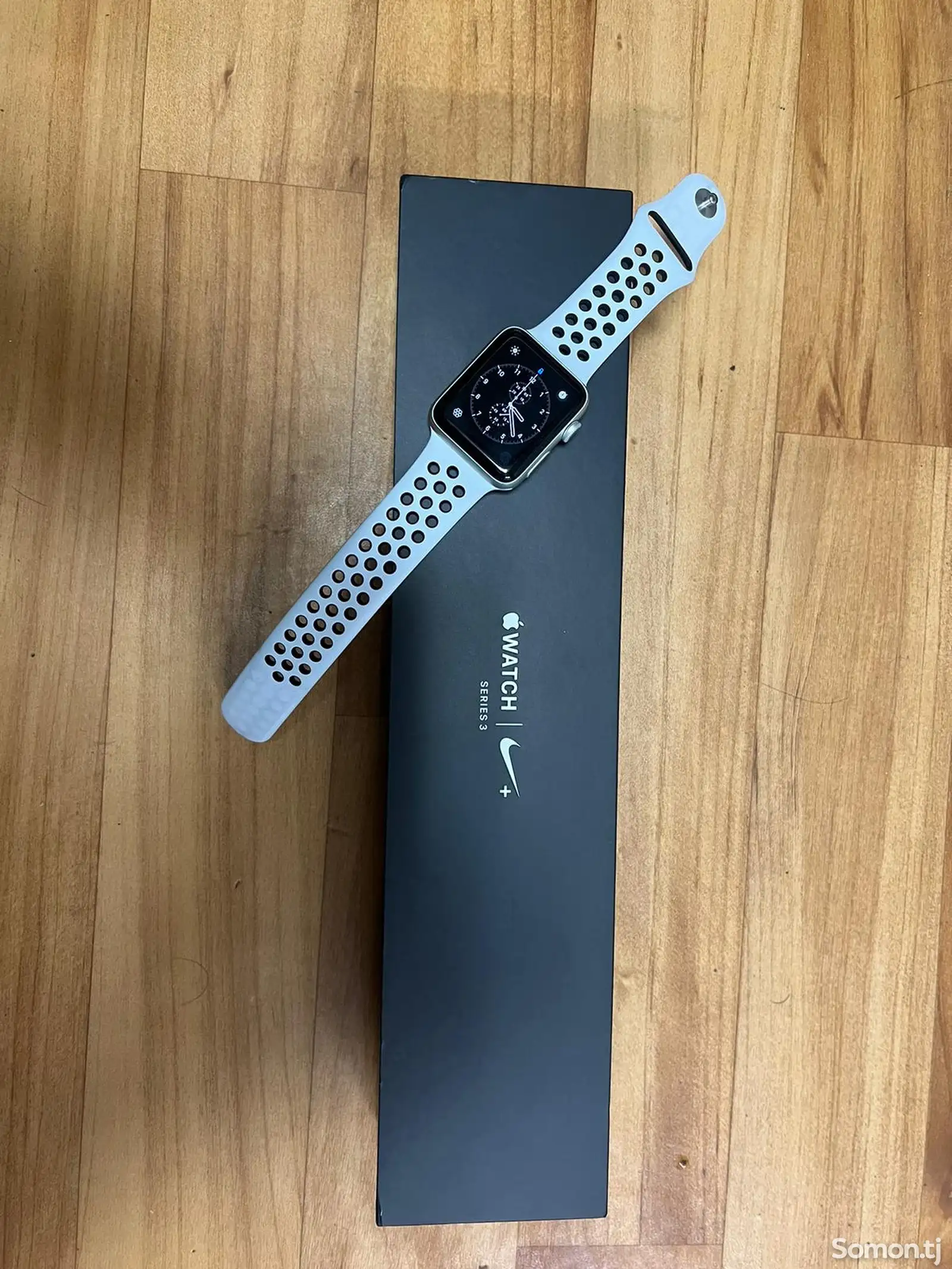 Смарт часы apple watch 3 42mm-1