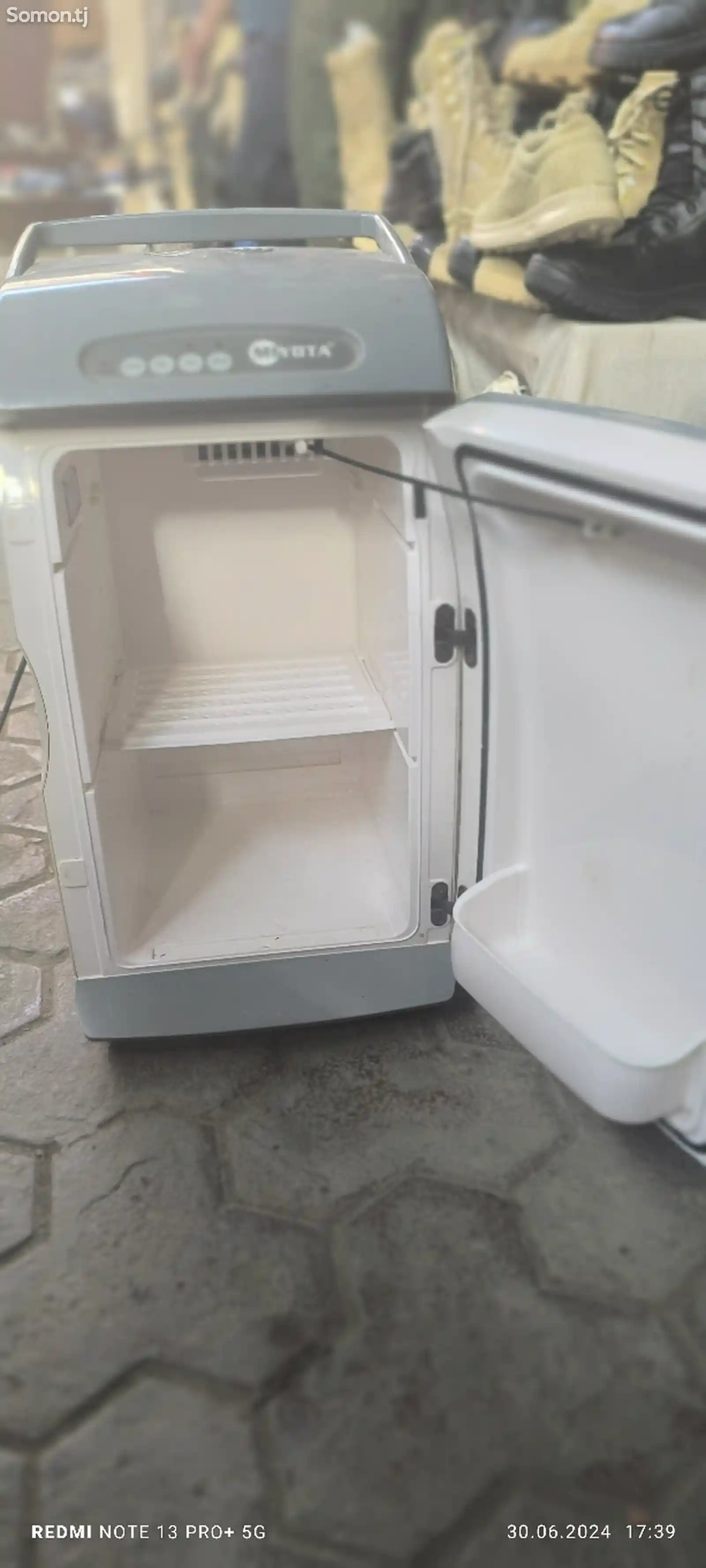 Автомобильный холодильник-2