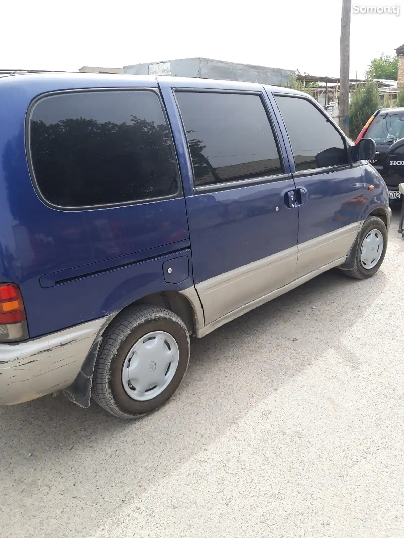 Nissan Serena, 1997-2