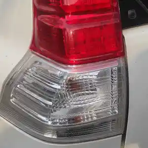 Задние фонари на Toyota Prado