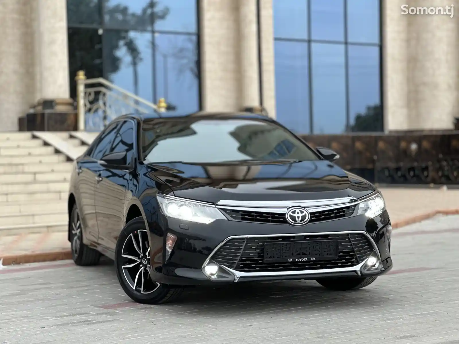 Toyota Camry, 2017-3