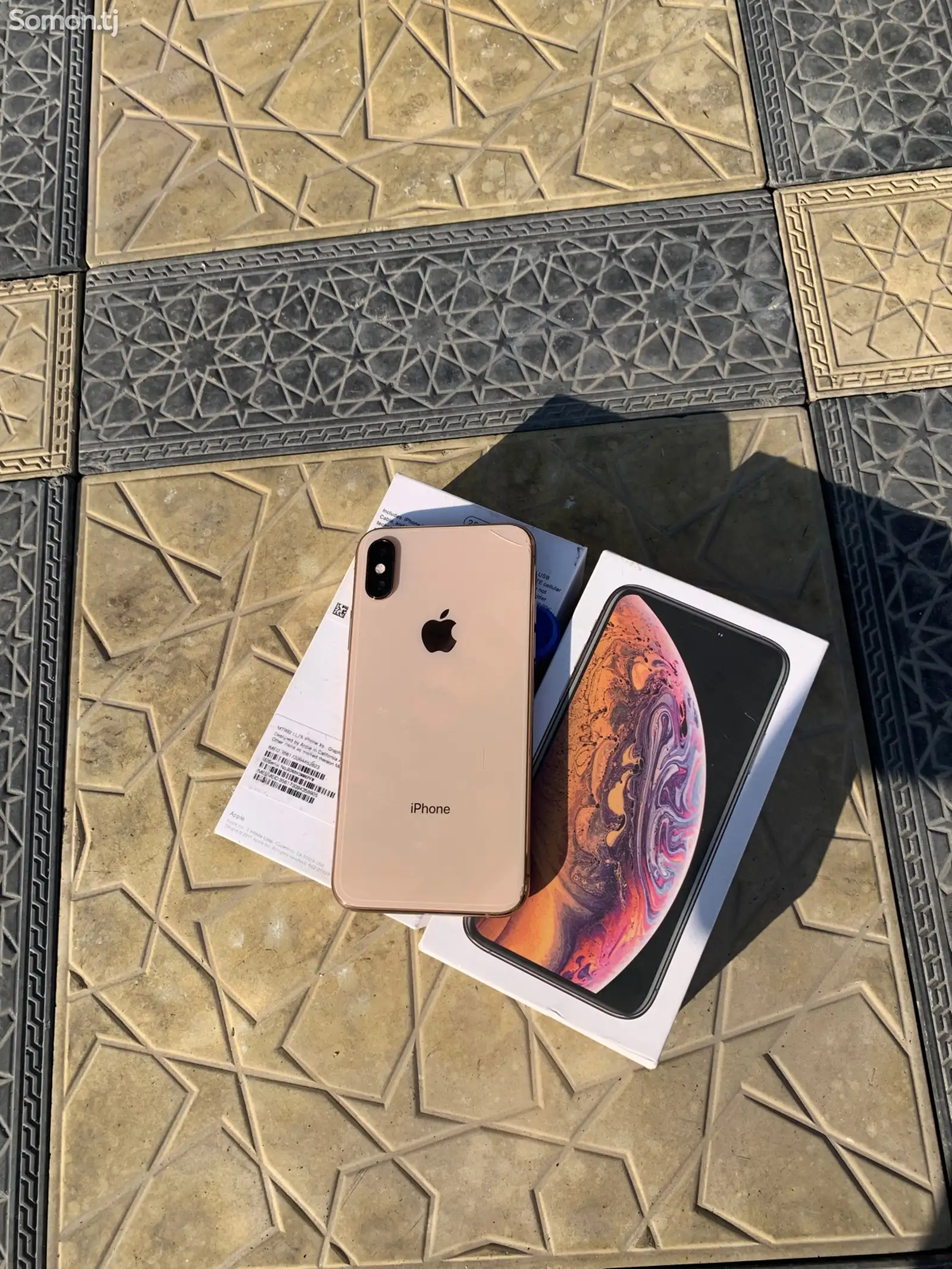 Apple iPhone Xs, 256 gb, Gold-1