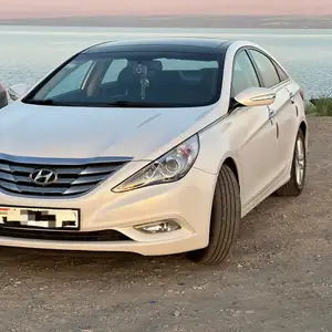 Hyundai Sonata, 2011