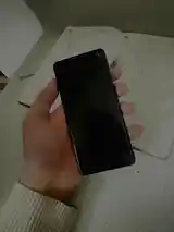 Samsung Galaxy S10 Plus-2