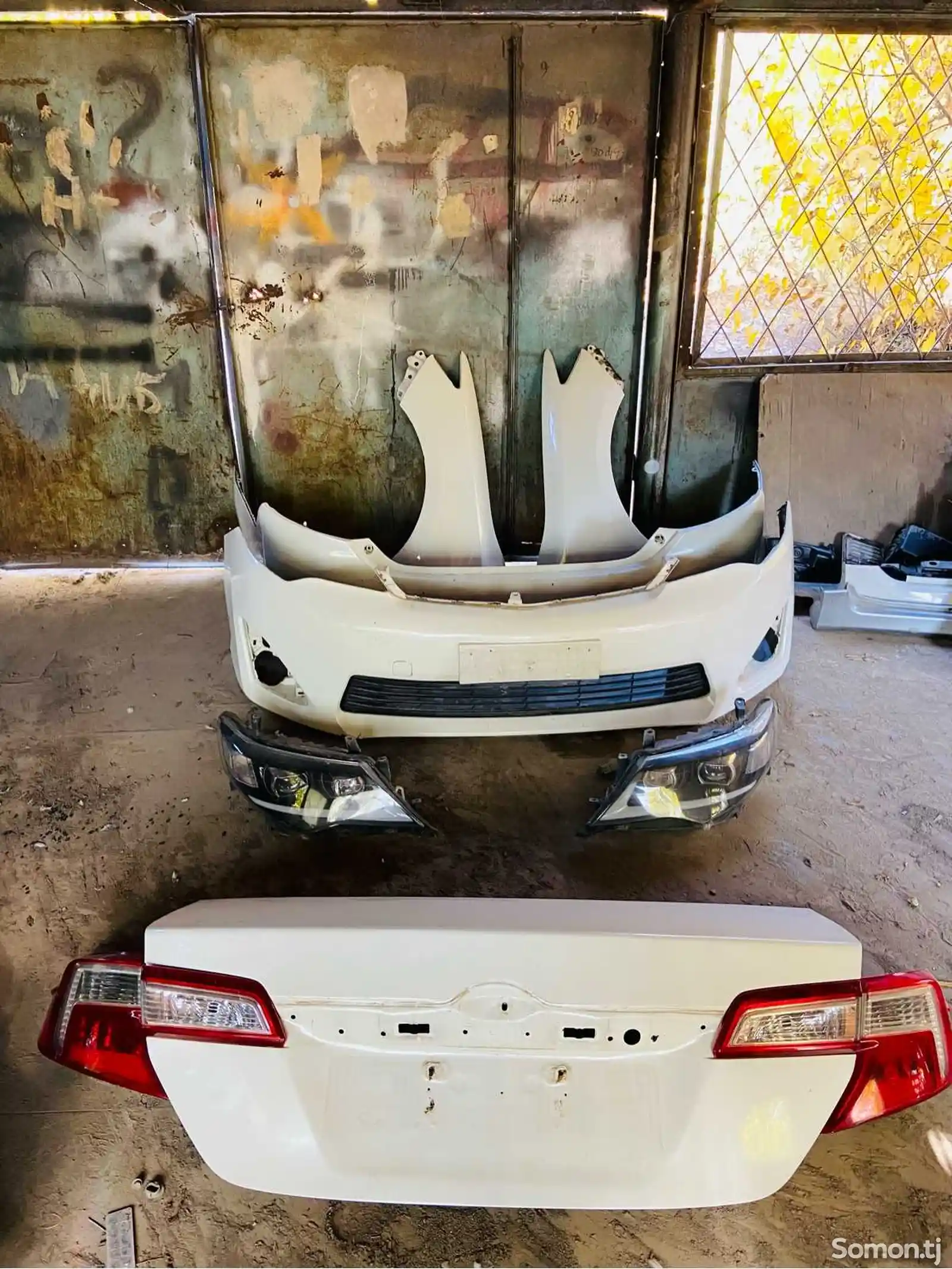 Крышка багажника Toyota Camry 3