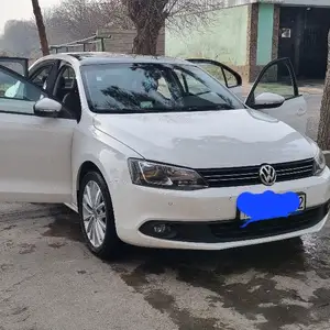 Volkswagen Jetta, 2013