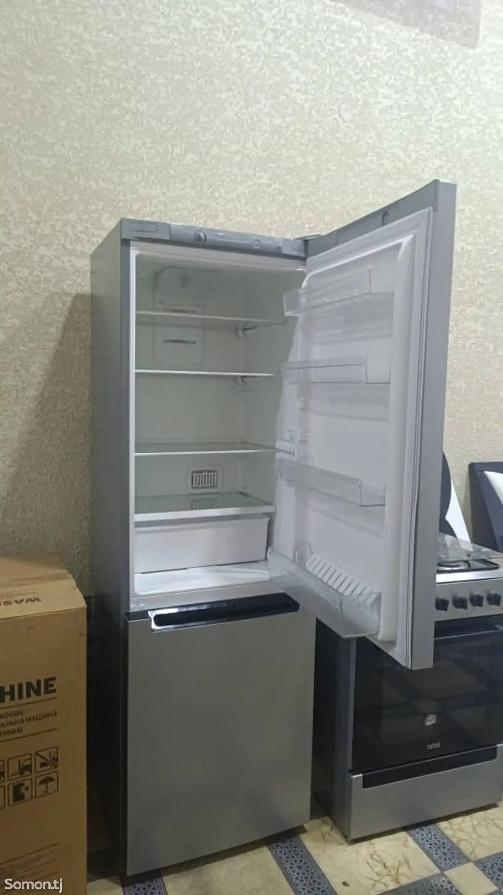 Холодильник indezit-3