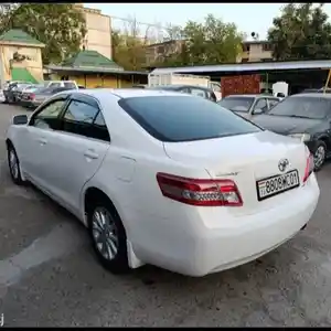 Toyota Camry, 2011