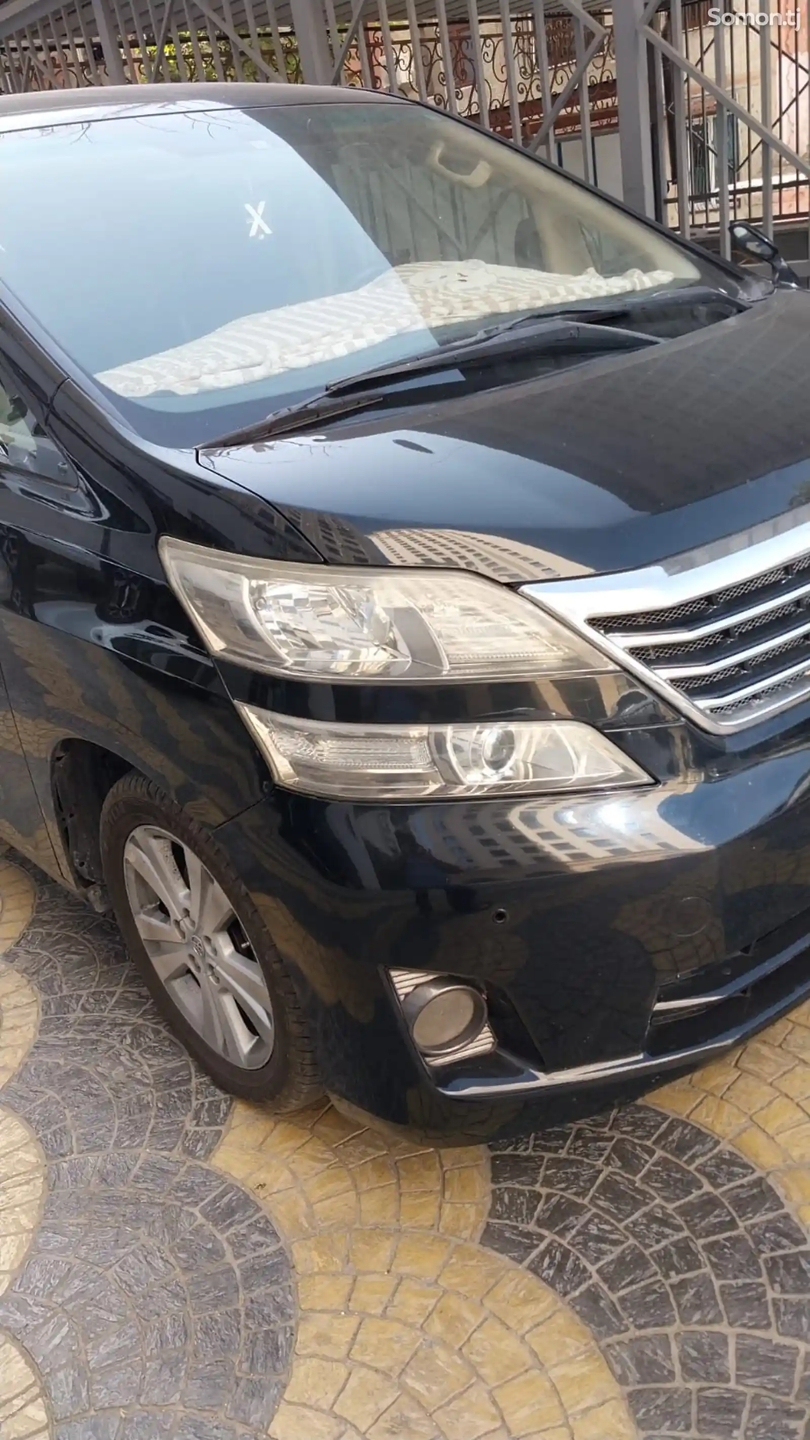 Toyota Vellfire, 2010-2