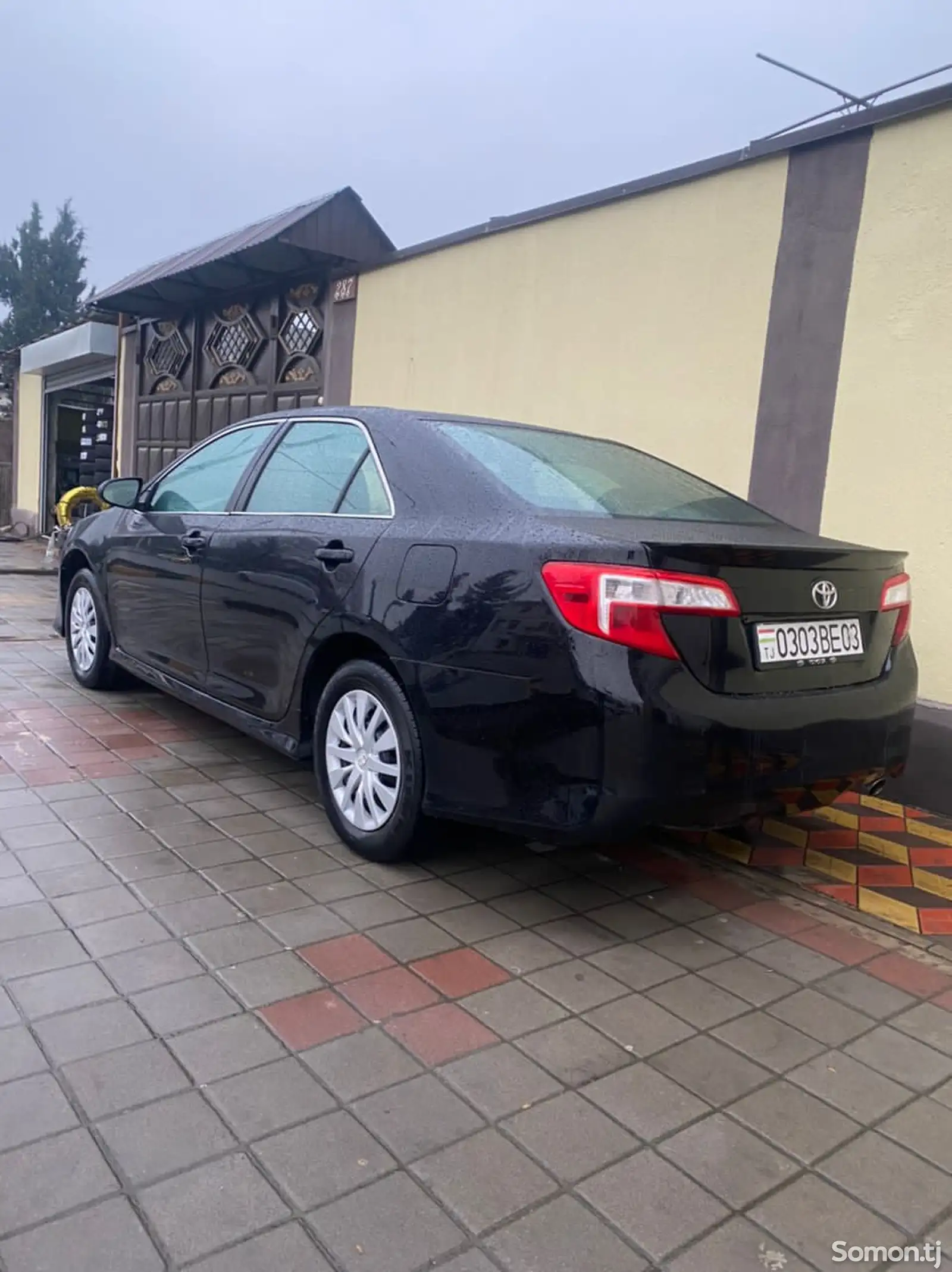 Toyota Camry, 2012-1