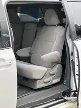 Toyota Sienna, 2015-10