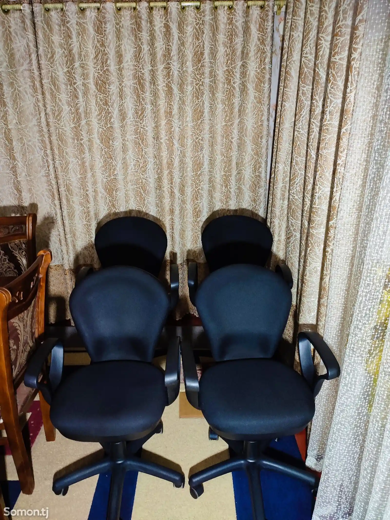 Кресло офисное-4