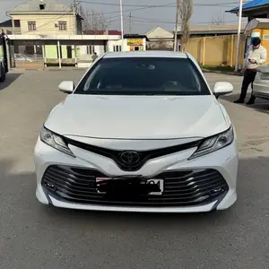 Toyota Camry, 2019