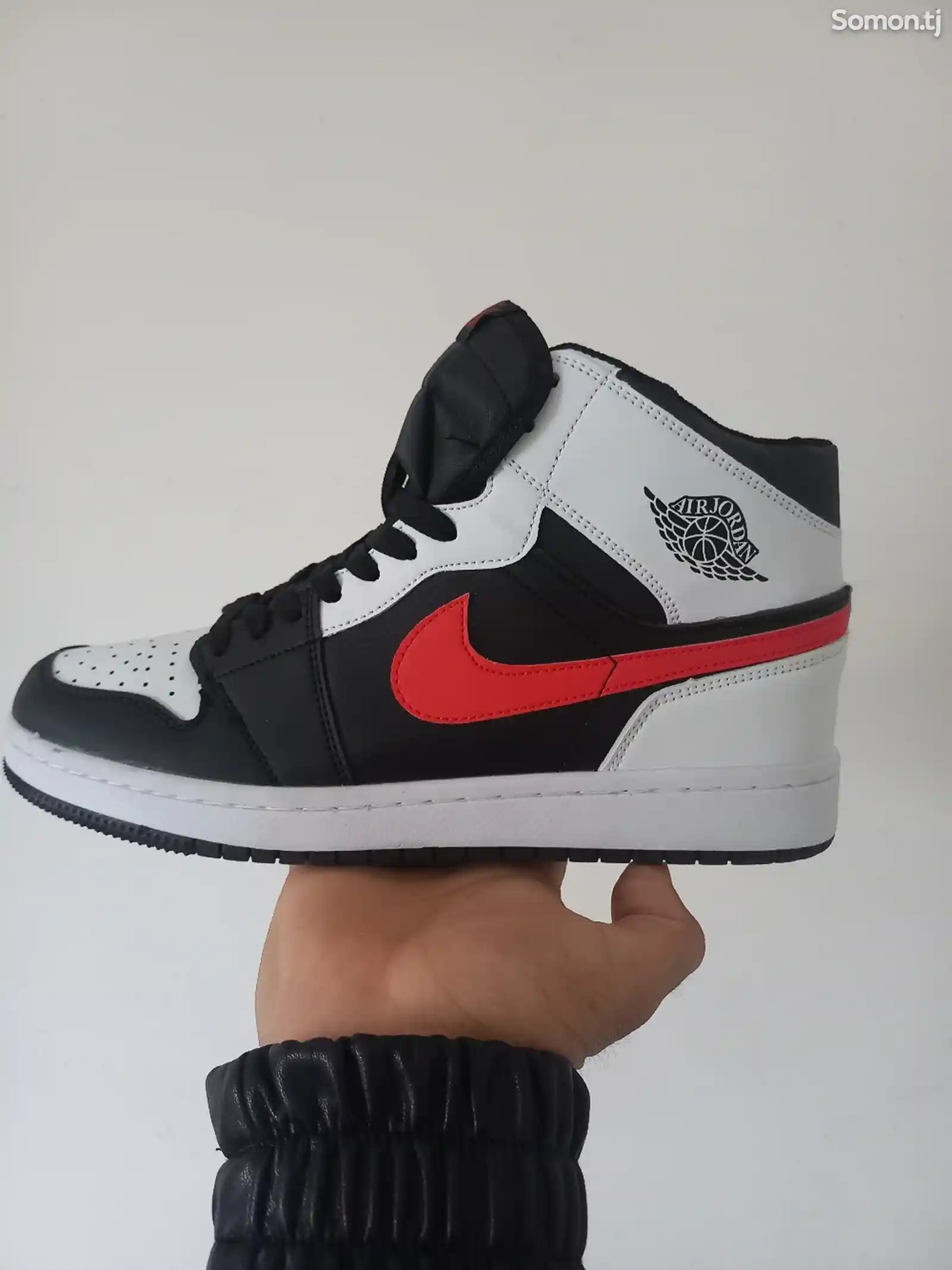 Кроссовки Nike Air Jordan-1