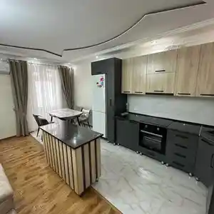 2-комн. квартира, 6 этаж, 78 м², Гранд отель