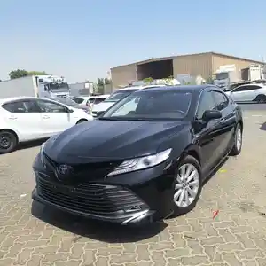 Toyota Camry, 2018