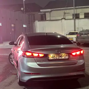 Hyundai Elantra, 2017