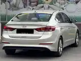 Hyundai Elantra, 2017-5