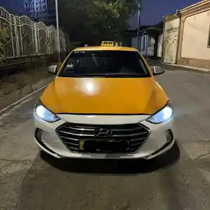 Hyundai Elantra, 2017