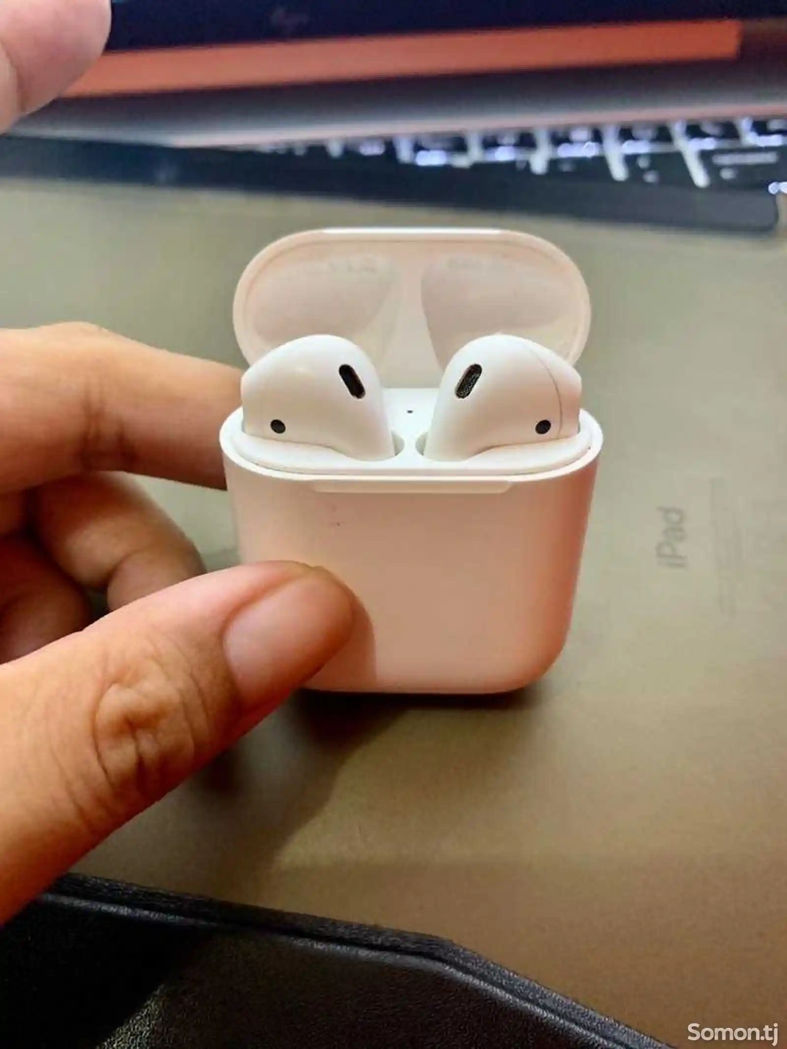 Наушники AirPods-1