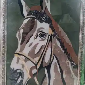 Картина лошади из камня