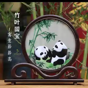 Украшение в виде панды